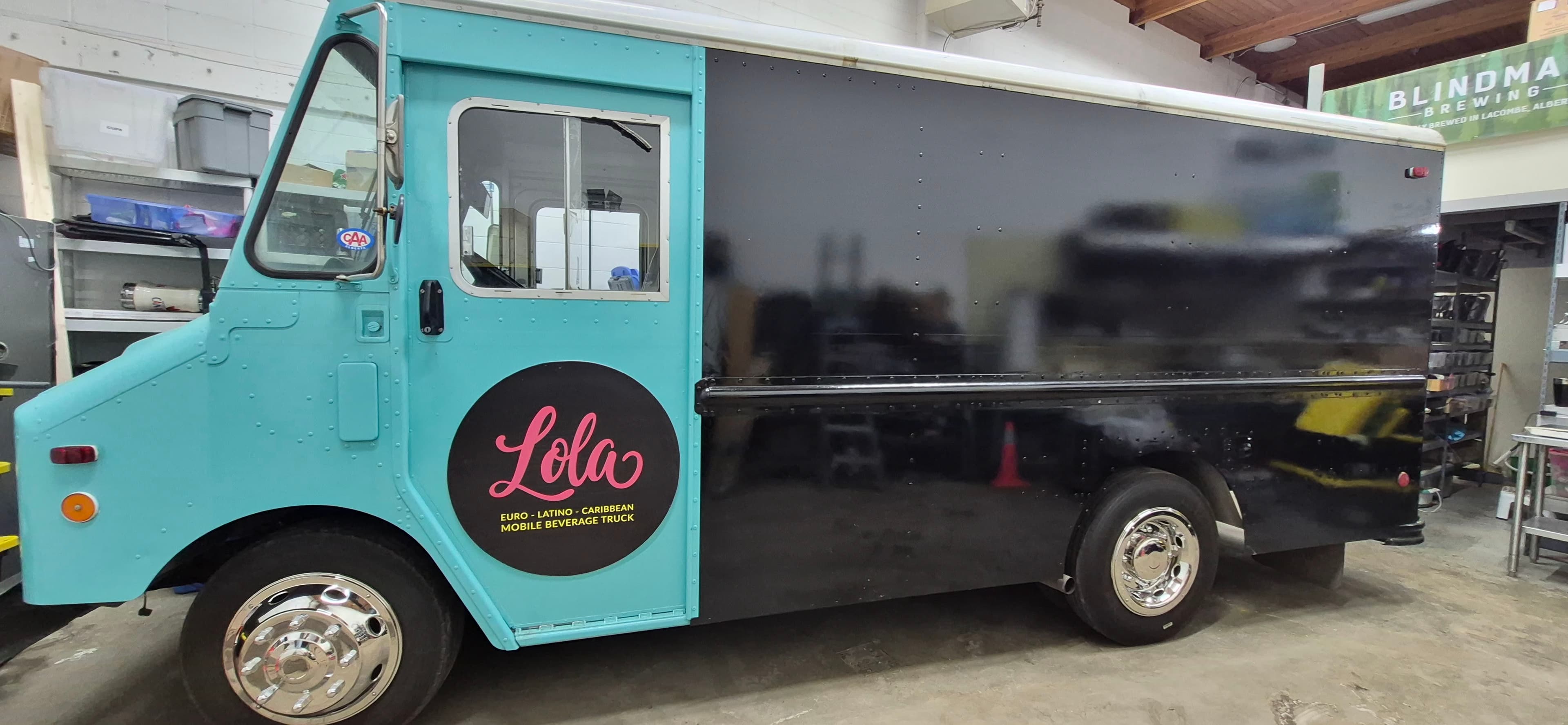 Mobile bartending truck